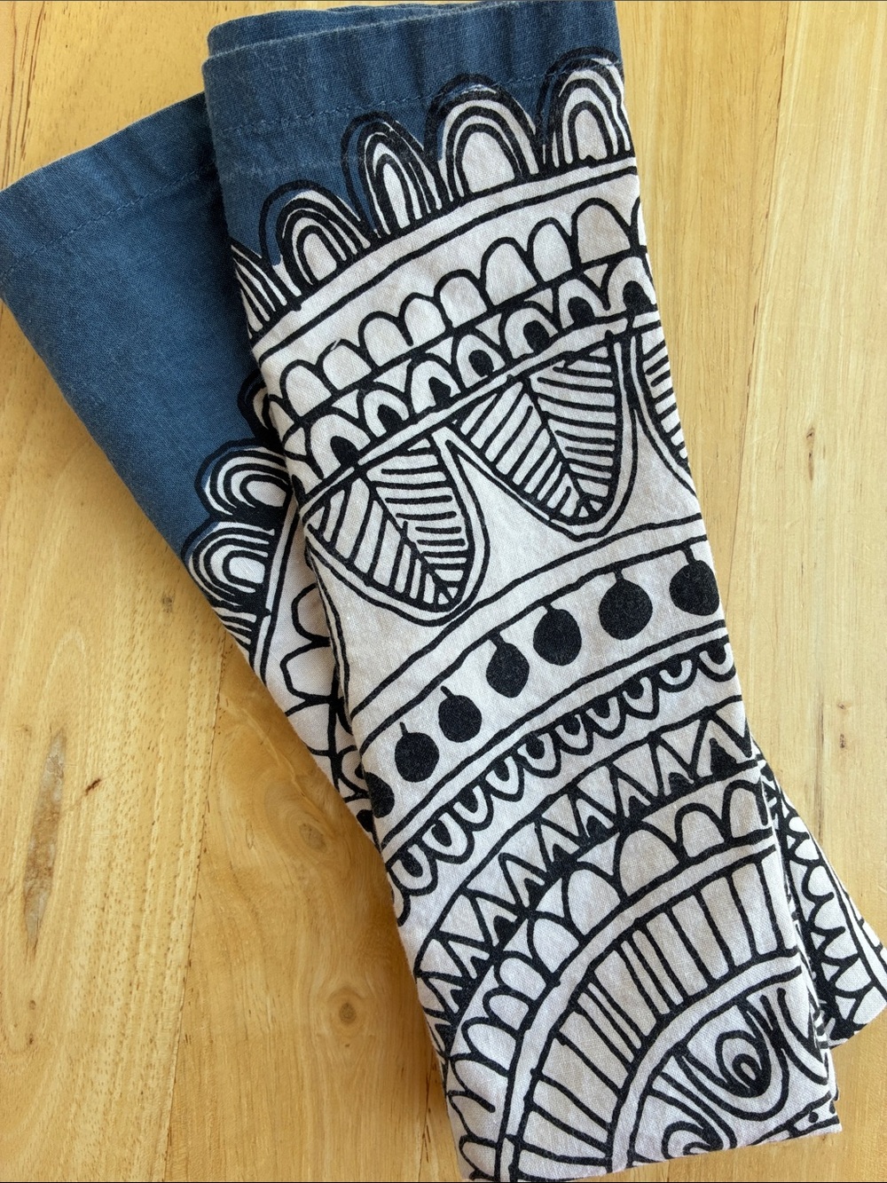Crate & Barrel cotton napkins blue & cream boho mandala style set of 2